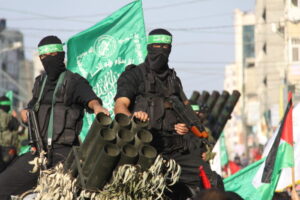 حماس تبدي استعدادها لإلقاء السلاح “في حالة واحدة”