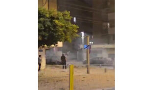 شاهد.. انهيار اجزاء من مبنى في تل أبيب بعد هجوم حماس الصاروخي