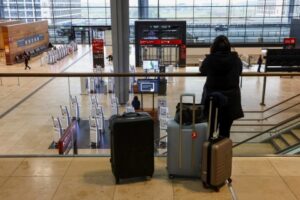 تعطل حركة الملاحة في مطار هامبورغ في ألمانيا بسبب “احتجاز رهائن”