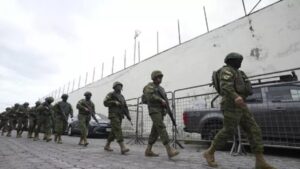 عصابات مسلحة تسيطر على الدولة في الاكوادور