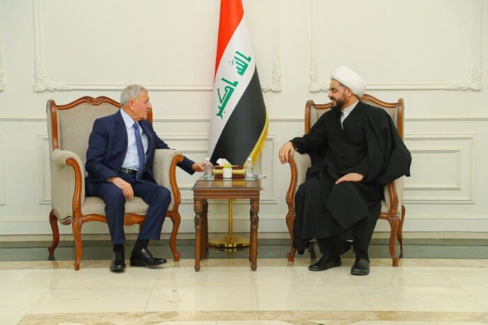 الخزعلي ورئيس الجمهورية يبحثان إنهاء الوجود الأجنبي في العراق
