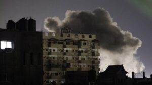 عشرات القتلى في قصف إسرائيلي على غزة ليلا