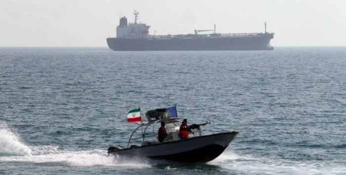 إيران: الحرس الثوري يوقف سفينة في الخليج العربي