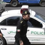 توقيف رجلين في إيران ظهرا بزيّ عسكري مع علم النظام السابق