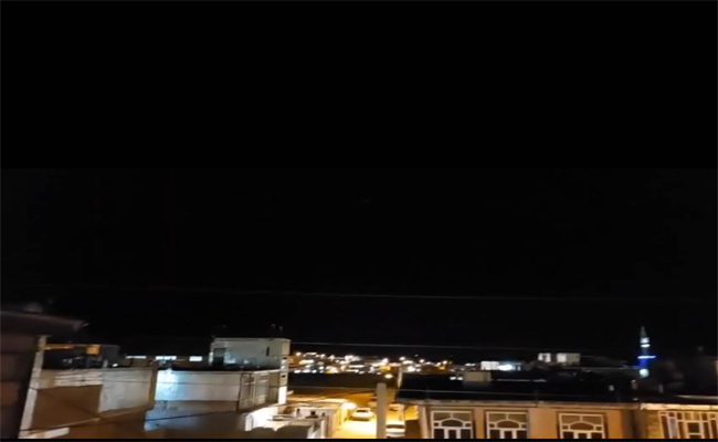 بالفيديو.. عراقيون يرصدون طائرات مسيرة بالتزامن مع بدء الهجوم الايراني على إسرائيل