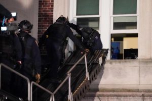 شرطة نيويورك تدخل حرم جامعة كولومبيا وسط احتجاجات مؤيدة للفلسطينيين