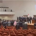 الاشتباكات بالايادي داخل مجلس النواب تؤجل جلسة انتخاب الرئيس