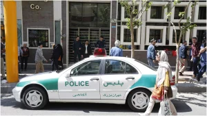 إيران توقف 35 شخصا خلال مداهمة تجمّع شيطاني