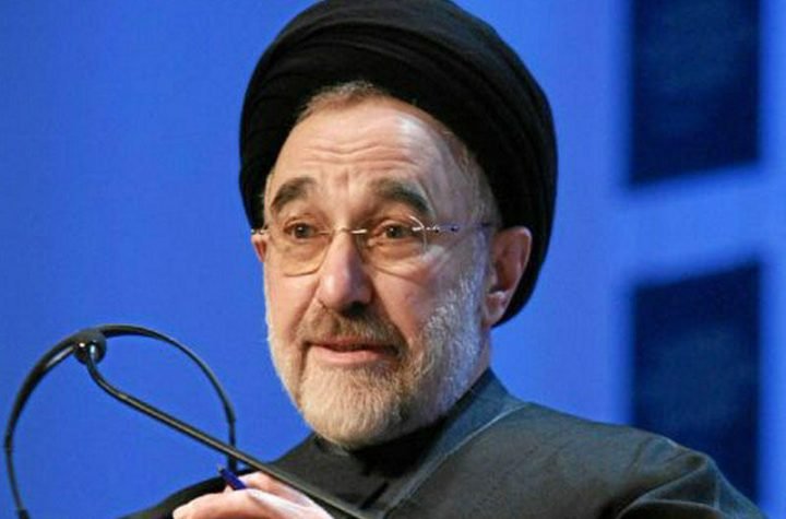 صحيفة كيهان تتهم خاتمي بتقديم “وصفة استسلام” وتطالب بملاحقة شبكات النفوذ