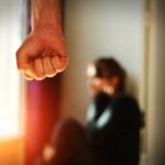 خلف الأبواب المغلقة: ارتفاع 150% في العنف الأسري بالعراق