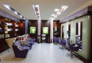 الأمن العراقي يداهم مراكز تجميل ووشم في المنصور