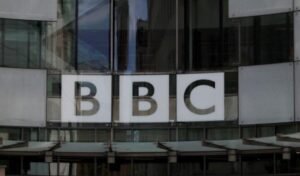“بي بي سي” تعتزم تسريح 500 موظف