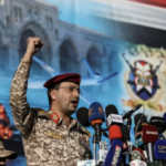 الحوثيون يقتلون العشرات في قصف على تحشيدات سعودية باليمن