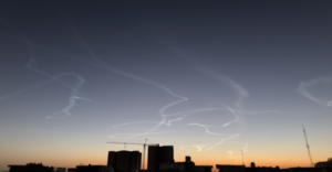 إيران تستهدف مطار بن غوريون ومواقع أخرى في الضربات الصاروخية على إسرائيل