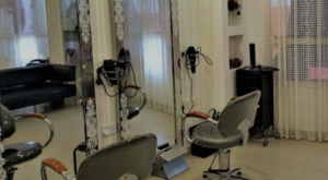 مهنة التجميل تهبط من مشرط الجراح إلى كوميديا السوق الرقمية