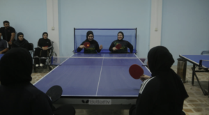 من دون تكييف ولا دعم.. لاعبات عراقيات على الكراسي المتحركة إلى العالمية