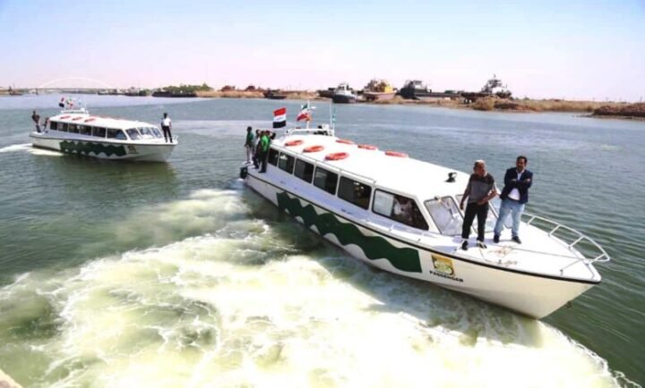 انطلاق أول رحلة بحرية لنقل زوار الأربعين من خرمشهر إلى البصرة