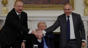 كيهان الإيرانية تدعو لإغلاق مضيق هرمز ردا على ممر ترامب