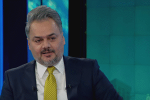 الزعامة ام القيامة