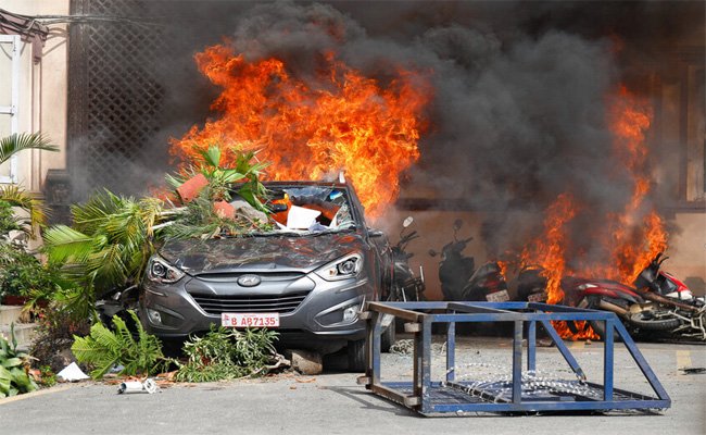 نيبال.. النيران تلتهم زوجة وزير