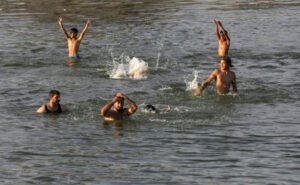 الفرات يحتضر بين الطحالب و زهرة النيل