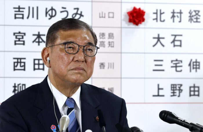 رئيس الوزراء الياباني يعلن استقالته