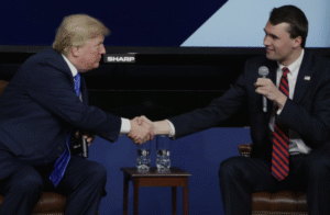 مقتل المؤثر المحافظ تشارلي كيرك بالرصاص وترامب يصفه بالاسطورة