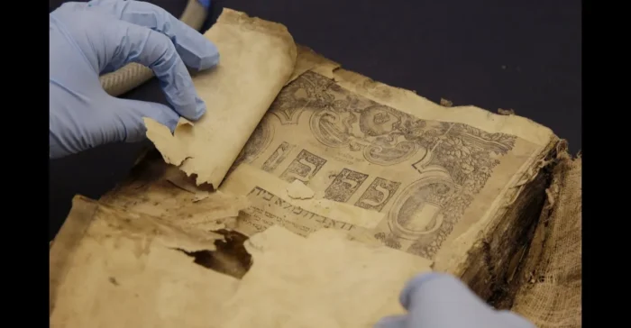 مباحثات عراقية امريكية لاستعادة الأرشيف اليهودي