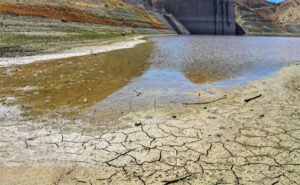 ايران: سنشتري المياه لمواجهة الجفاف