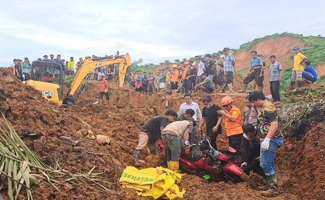 إندونيسيا: ارتفاع قتلى الفيضانات الى 248