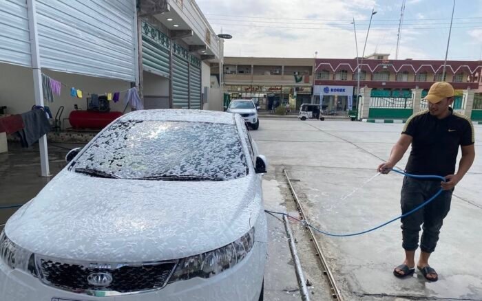 أمانة بغداد تتخذ إجراءات للحد من هدر المياه وتغلق كراجات غير مرخصة