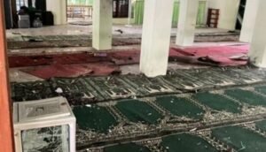 100 جريح في انفجارات داخل مسجد في إندونيسيا