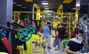 في صالات بغداد: الهرمونات تسرع العضلات وتدمر الكلى بين شباب يبحثون عن الكمال