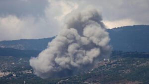 غارات على جنوب لبنان والجيش الاسرائيلي يعلن استهداف مواقع لحزب الله