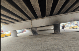 إخفاق دمج البنى التحتية في النسيج المدني… زوايا ميتة تتحول إلى مكبات