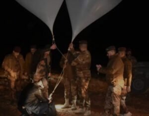 قوات الحدود تصد محاولة تهريب مخدرات عبر بالون هوائي غرب الأنبار