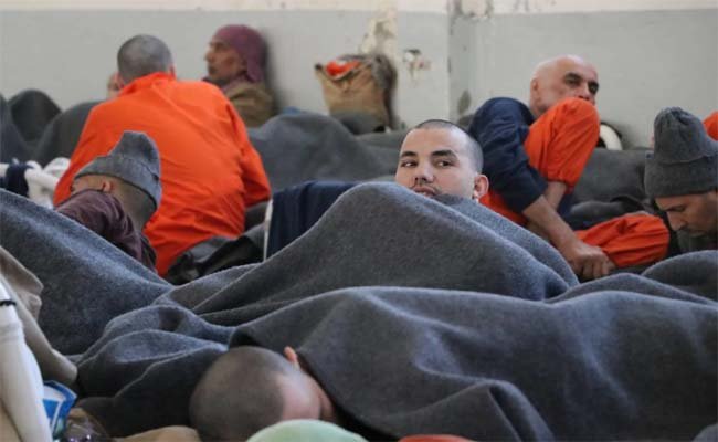 القضاء يباشر بالتحقيق مع  سجناء دواعش وصلوا من سوريا