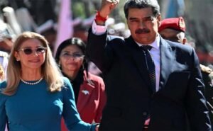 روسيا تدعو إلى توضيح مكان مادورو فورا