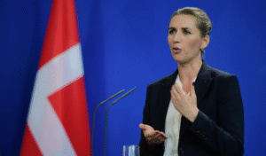 رئيسة وزراء الدنمارك: النظام العالمي سينهار إذا هاجم ترامب غرينلاند