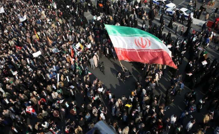 تراجع ملحوظ في وتيرة الشغب داخل طهران.. واستشهاد 8 من حرس الثورة في كرمانشاه