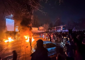 رئيس المحكمة العليا الايرانية: عقوبات صارمة تنتظر مثيري الشغب