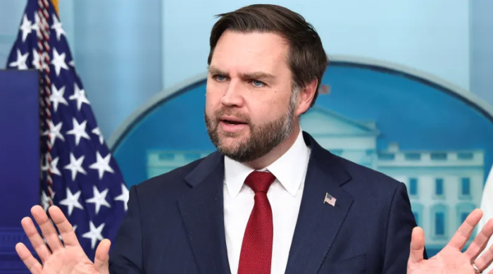 مسؤولون يحثون ترامب على تجربة الدبلوماسية مع إيران