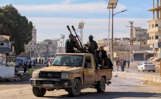 داعش يتبنى هجومين ضد الجيش السوري بعد وصف الشرع بالمرتد