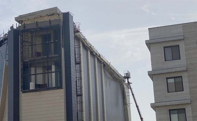 إجراءات أمنية في موقع انهيار مول الزهراء بالزعفرانية