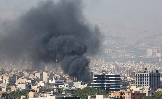 إعلام اسرائيلي: احدى الغارات استهدفت المقر الرئاسي في طهران