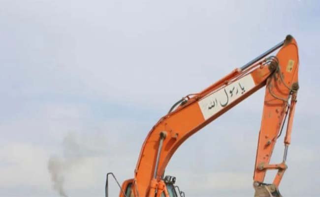 عشائر تعترض على آليات ايرانية تنقب داخل الاراضي العراقية