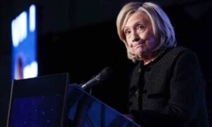 هيلاري كلينتون تنتقد “التستر” على ملفات ابستين