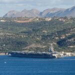 وصول أكبر حاملة طائرات في العالم إلى القاعدة الأميركية في كريت باليونان