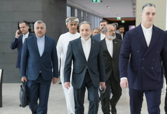 مفاوضات مسقط بين طهران وواشنطن: توافق على الاستمرار رغم فجوة الثقة