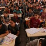 المدرسة الواحدة بثلاث فترات دراسية مؤشر على ضغط ديمغرافي متصاعد